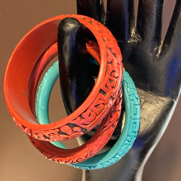 Lot of 4 items, set of 3 vintage bangles and turquoise pendant. - Picture 2 of 15